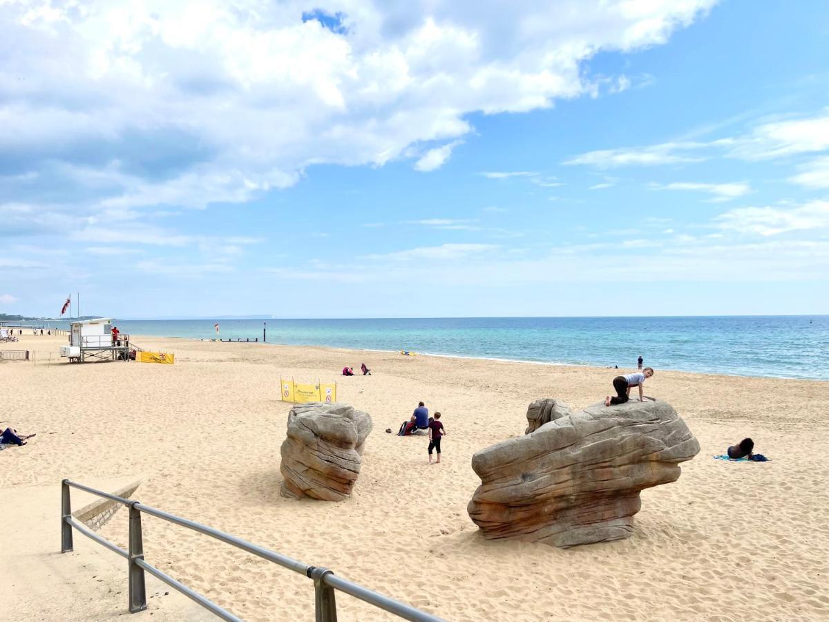 Sea View Family Stay By Beach Gym & Parking 본머스 외부 사진