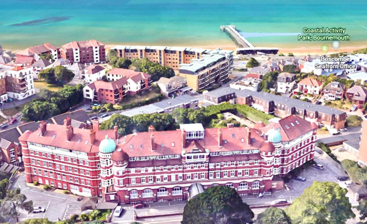 Sea View Family Stay By Beach Gym & Parking 본머스 외부 사진