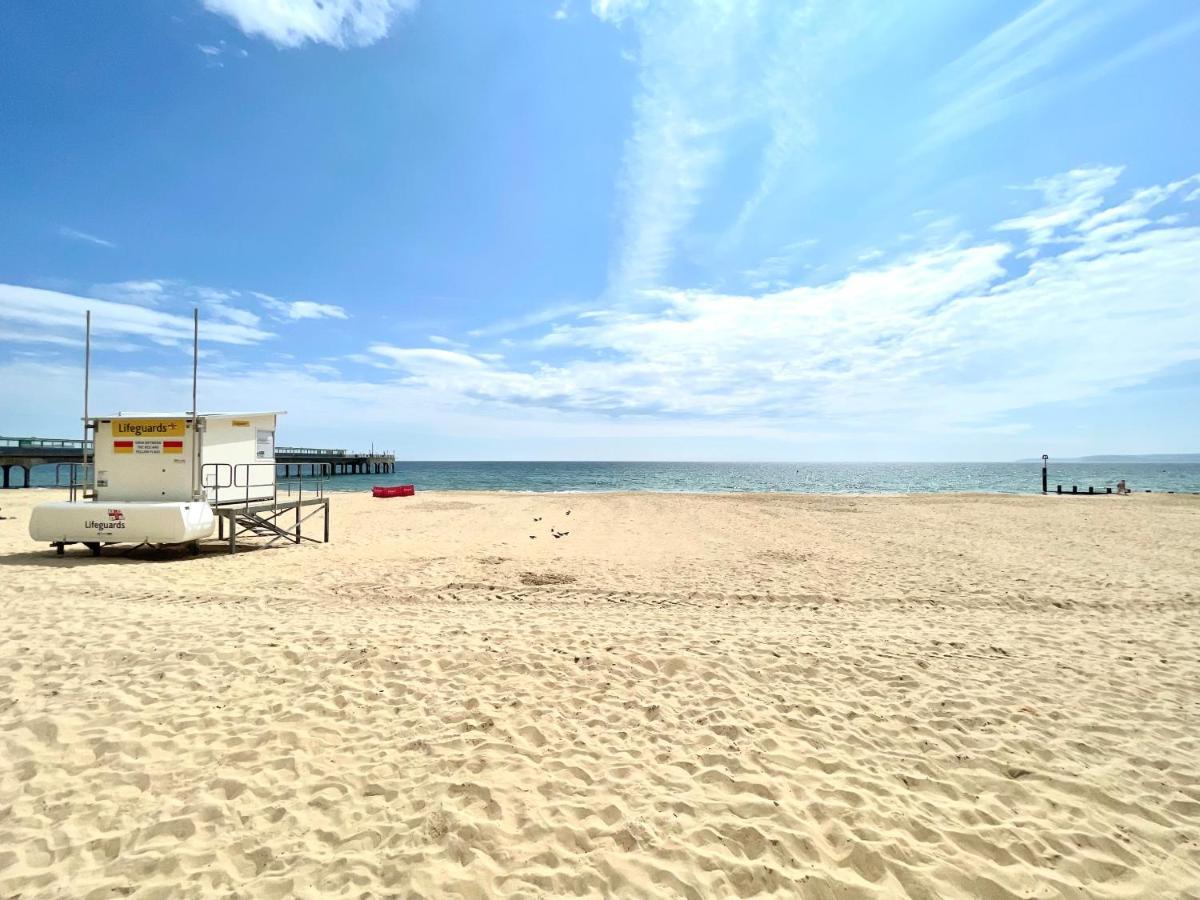 Sea View Family Stay By Beach Gym & Parking 본머스 외부 사진
