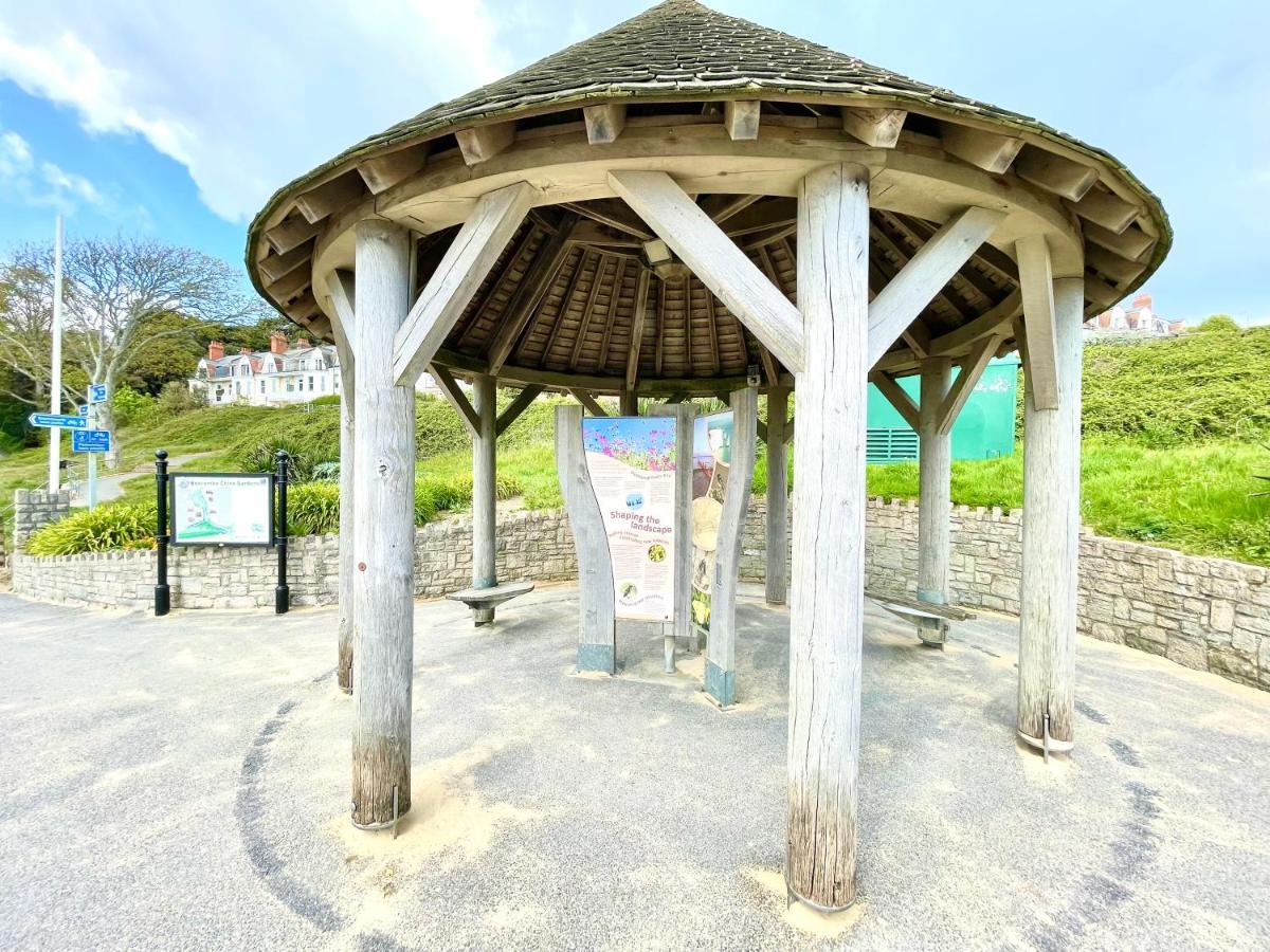 Sea View Family Stay By Beach Gym & Parking 본머스 외부 사진