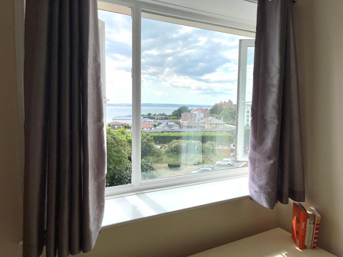 Sea View Family Stay By Beach Gym & Parking 본머스 외부 사진