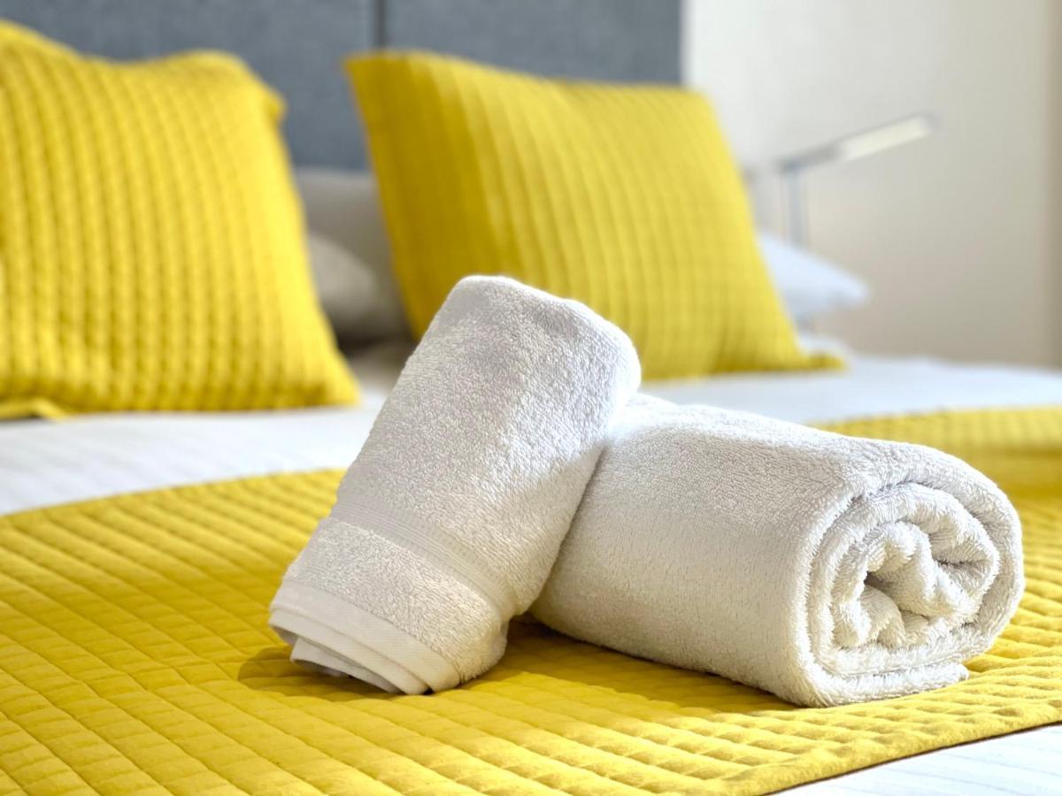 Sea View Family Stay By Beach Gym & Parking 본머스 외부 사진