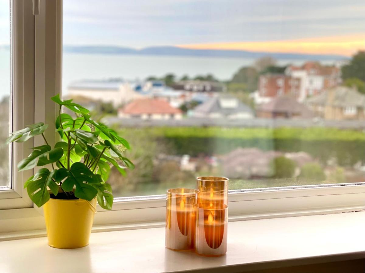 Sea View Family Stay By Beach Gym & Parking 본머스 외부 사진