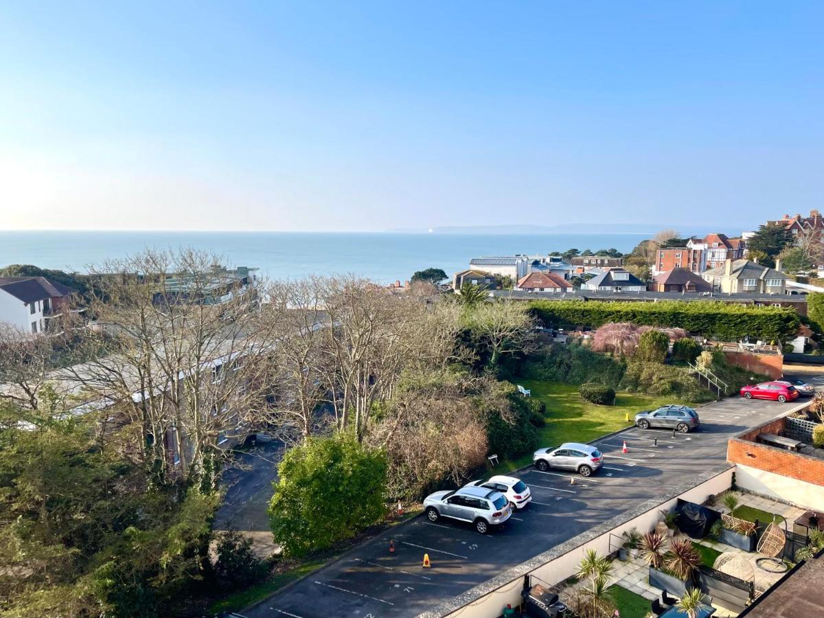 Sea View Family Stay By Beach Gym & Parking 본머스 외부 사진